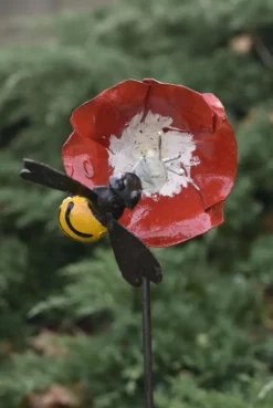 Abeille et fleur d’hibiscus sur tuteur en métal recyclé Chouette & Co