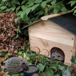 Abri pour hérisson XXL en bois pin douglas Natures Market - 61,5 x 42 x 32 cm