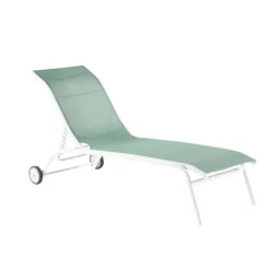 Bain de soleil en aluminium blanc et toile textylène vert amande Alto - 197 x 70 x 39/93 cm