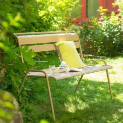 Banc de jardin 2 à 3 places coloris muscade Monceau Fermob - 116 cm