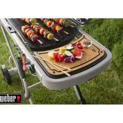 Barbecue à gaz noir Weber Traveler Stealth