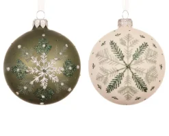 Boule en verre finition mate wool white et rosemary green avec flocon de neige - Ø 8 cm