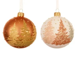 Boule en verre finition mate brandy et blanc laine avec décor sapins - Ø 8 cm