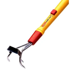 Griffe sarcleuse à main coloris métal.