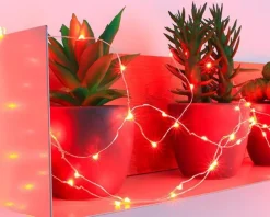 Guirlande lumineuse à 150 micro-LED rouge animée sur câble argent - 7,5 m