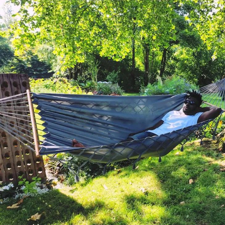 Hamac coloris anthracite à franges en polypropylène Jobek Hamac GraphiK - 300 x 140 cm