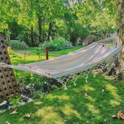 Hamac coloris écru à franges en coton certifié FSC® Jobek Hamac Graphik - 300 x 140 cm