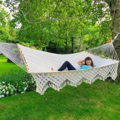 Hamac coloris écru à franges en coton certifié FSC® Jobek Hamac SeleKt - 375 x 170 cm