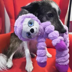 Jouet pour chien sloth coloris rouge Kong - 32 x 10 x 50 cm