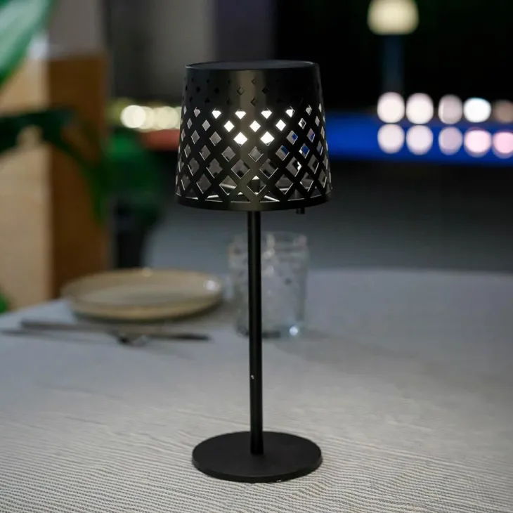 Lampe solaire Gretita coloris noir effet blanc chaud en métal Newgarden - Ø 10 x 30 cm