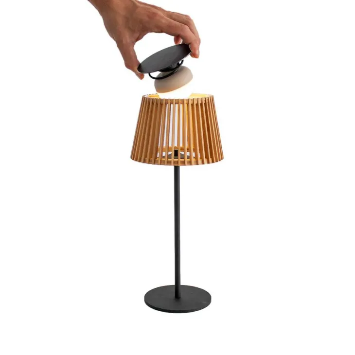 Lampe solaire Okinawa coloris marron effet blanc chaud en métal Newgarden - 20 à 30 cm