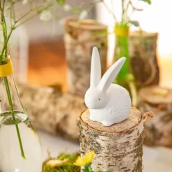 Lapin de Pâques coloris blanc en porcelaine - 7,5 x 5,5 x 9 cm