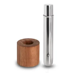 Moulin à sel ou à poivre en métal argent avec socle en bois - Ø 5,5 x H 15,5 cm