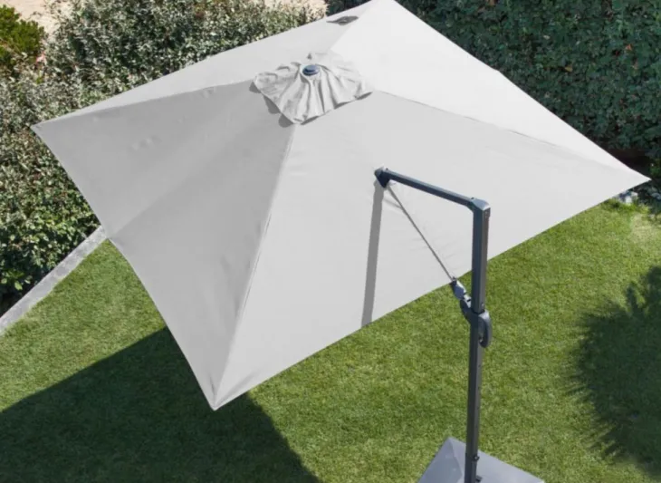 Parasol déporté, orientable, inclinable et rotatif en aluminium écru PROLOISIRS NH20 - 3x3m