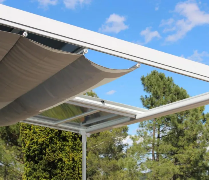 Pergola en aluminium et polycarbonate coloris blanc mat modèle Odessa Couleurs du monde - 3 x 3,60 x 2,65 m