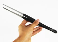 Pince pour nourrissage en inox avec manche coloris noir Reptile Planet - 25 cm