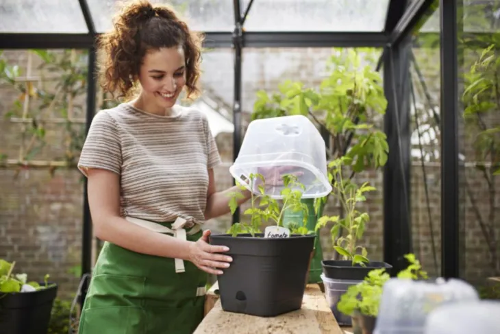 Pot de culture carré coloris living noir Elho Green Basics Allin1 - Ø 15 cm