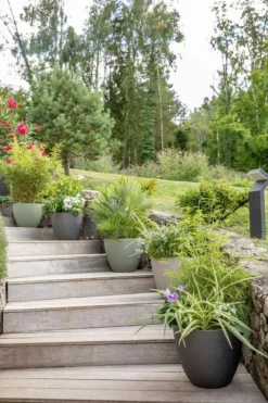 Pot en matière synthétique recyclée vert kaki Poétic Élément conique - Ø 39,3 x H 32 cm