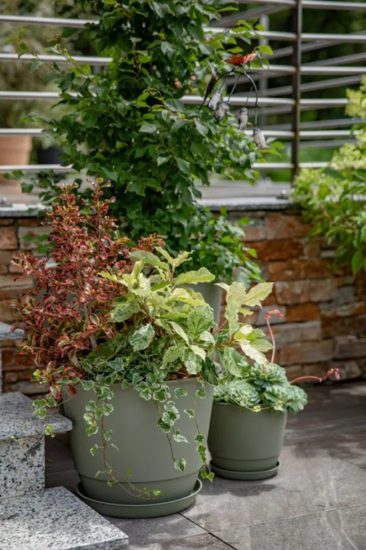 Pot en plastique vert kaki Poetic Joy 50 - Ø 48,8 x H 40,6 cm