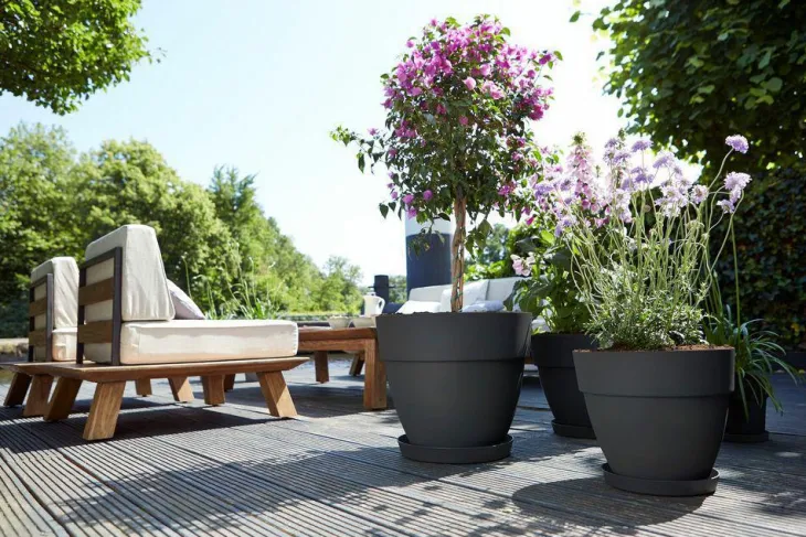 Pot vibia campana rond Elho de 26 L coloris noir Ø 35 x H 29 cm