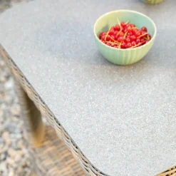 Salon de jardin en résine coloris beige Vérando - 4 éléments (canapé, table basse et deux fauteuils)