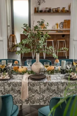 Vase en faïence coloris beige en forme de boule – Ø 19,50 x 33 cm (produit vendu à l'unité, livré aléatoirement parmi deux coloris)